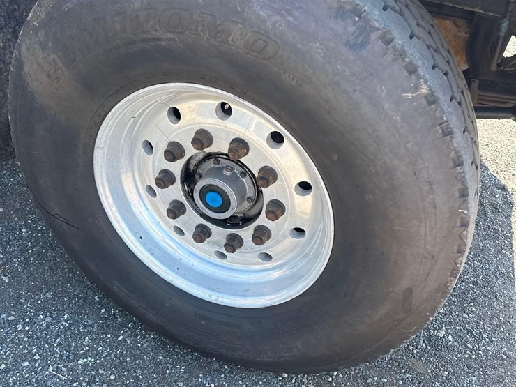 2016-kenworth-t800-image-11