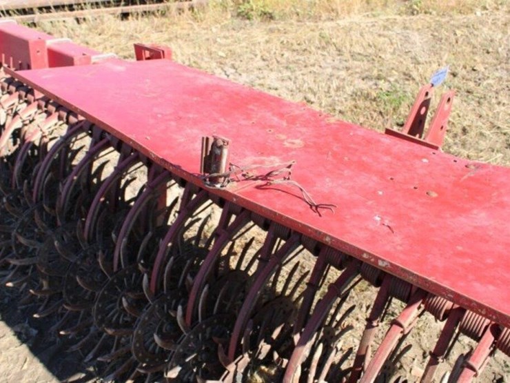 3-point-case-ih-15ft-6-row-rotary-hoe-image-7