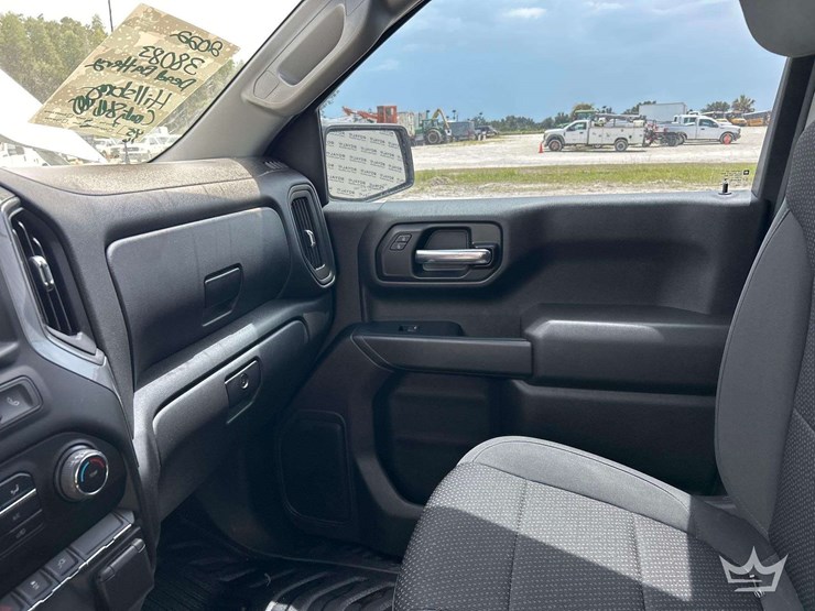 2022-chevrolet-silverado-1500-image-18