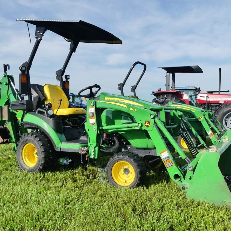 JOHN DEERE 1025R