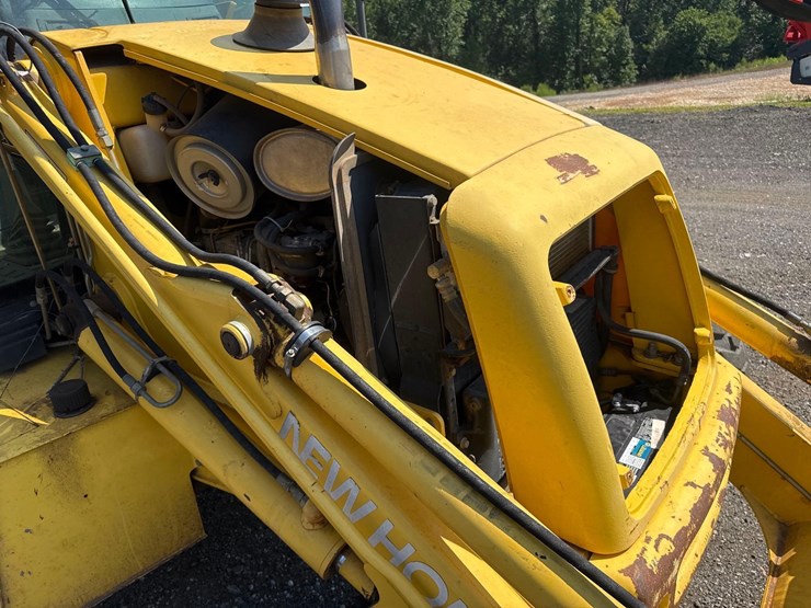 new-holland-lb75b-image-20