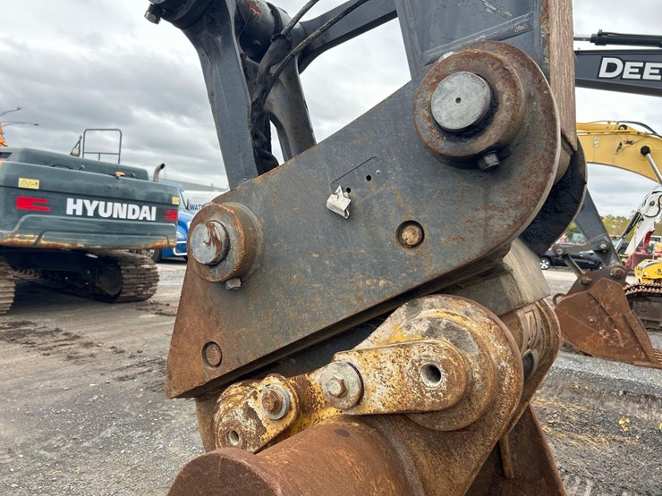 2024-john-deere-350-image-68
