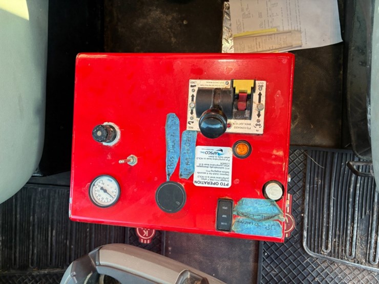 2021-kenworth-t880-image-11