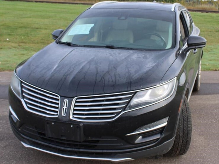 2010-lincoln-mkt-image-2