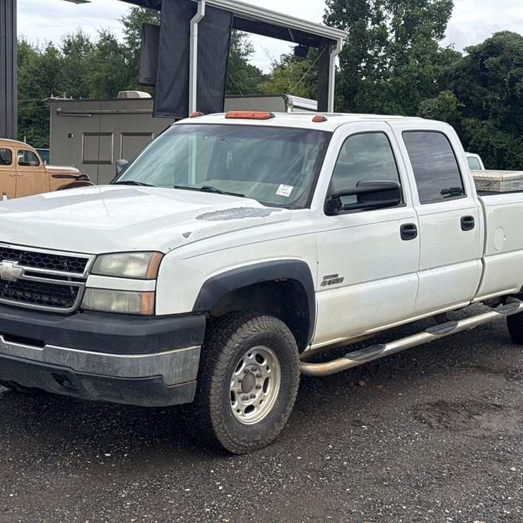 2006 CHEVROLET 3500