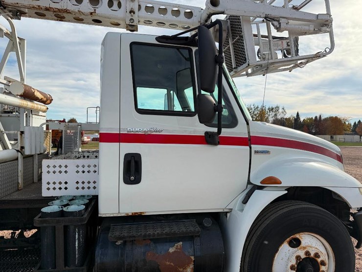 2008-international-durastar-4300-image-18