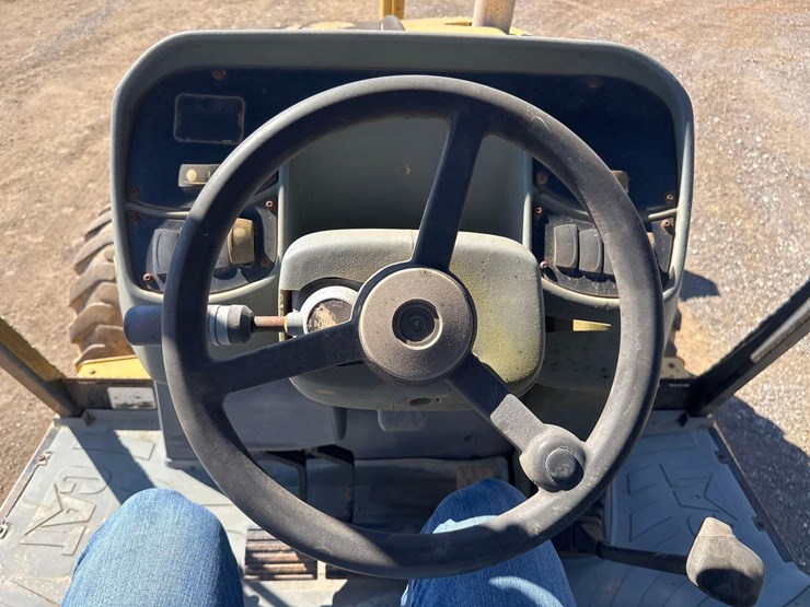 2001-caterpillar-420d-image-28