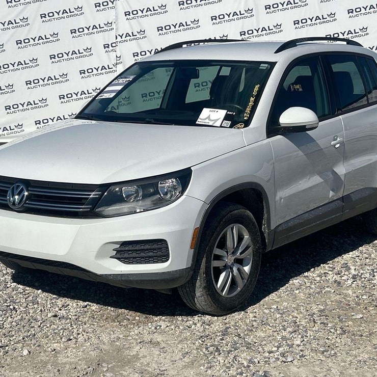 2015 VOLKSWAGEN TIGUAN