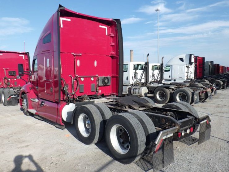2017-kenworth-t680-image-18