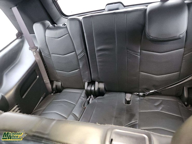 2016-cadillac-escalade-image-21