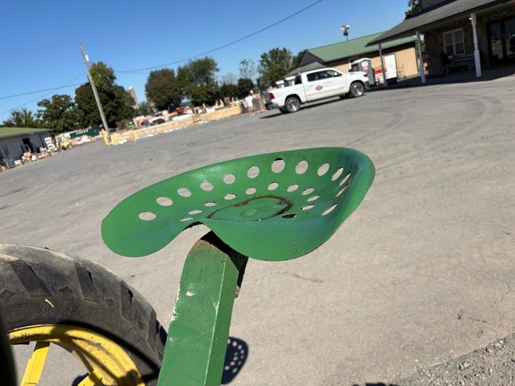 john-deere-b-image-12
