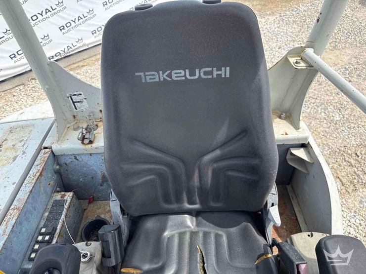 2019-takeuchi-tb235-2-image-27