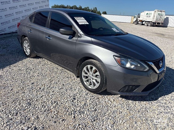 2019-nissan-sentra-sedan-image-2