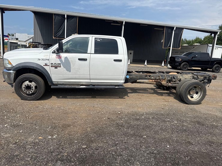 2013-dodge-ram-5500-image-2
