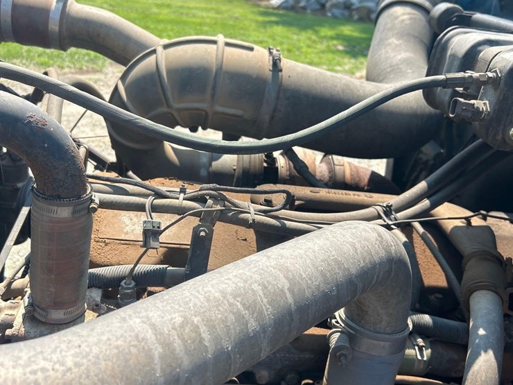 1996-mack-rd690s-image-25