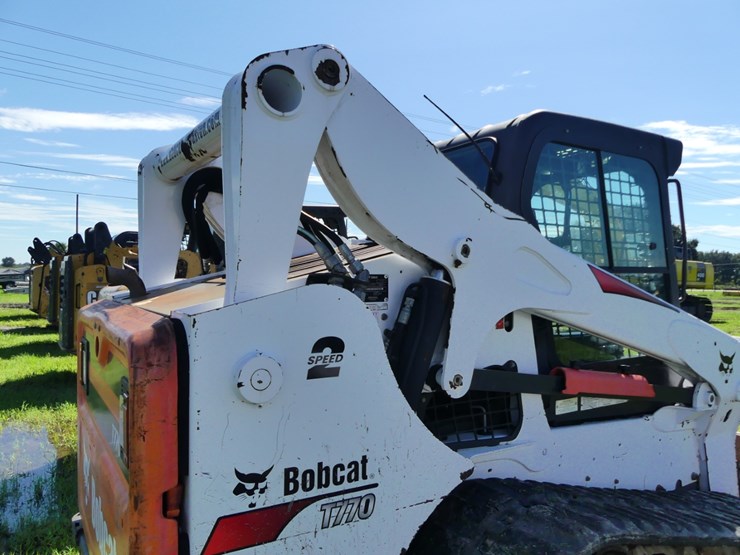 2015-bobcat-t770-image-8