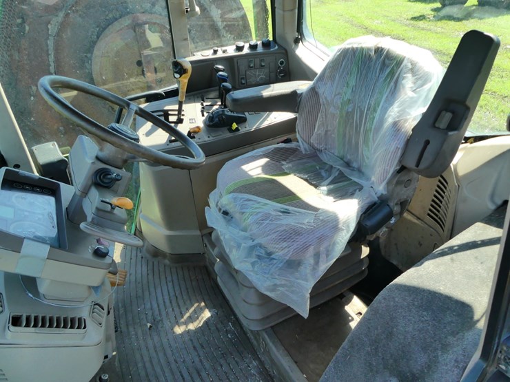 2014-john-deere-6125m-image-11