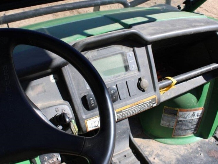 john-deere-gator-image-14
