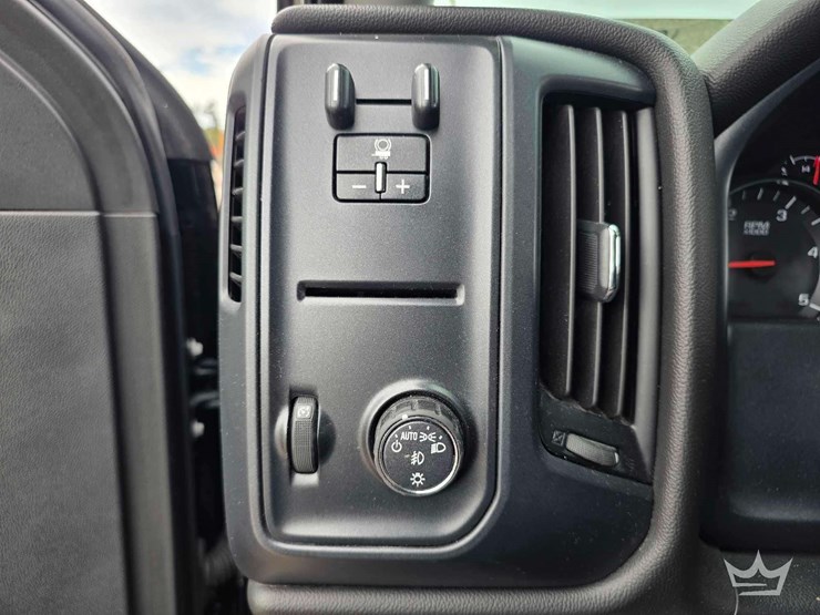 2019-chevrolet-silverado-4500hd-image-12