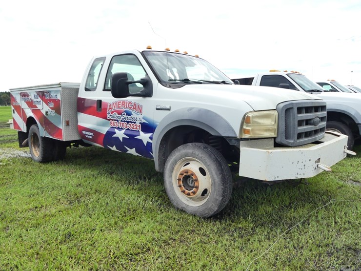 2005-ford-f550-xl-image-2