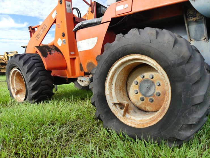 2006-kubota-r520-image-5