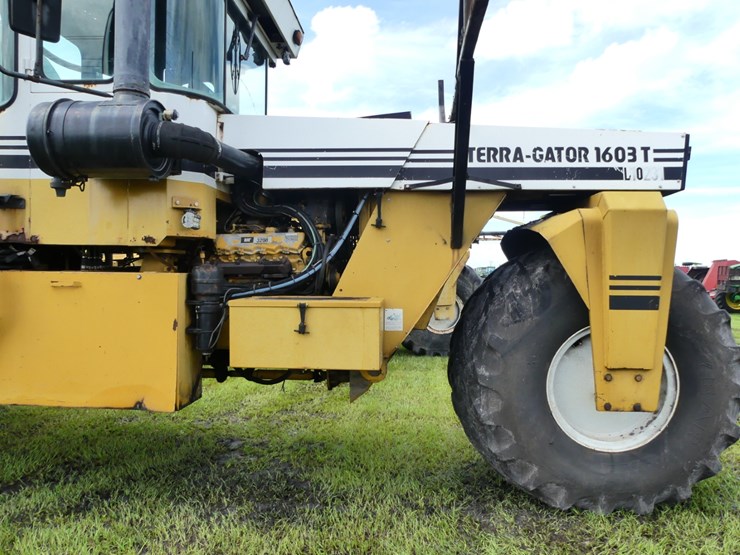 1996-caterpillar-3208-image-7