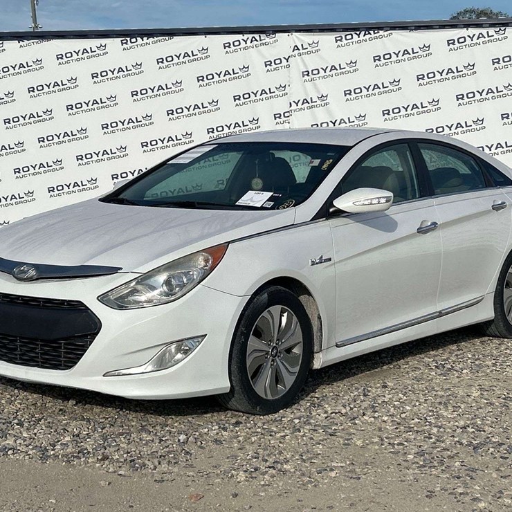 2013 Hyundai Sonata Hybrid Sedan