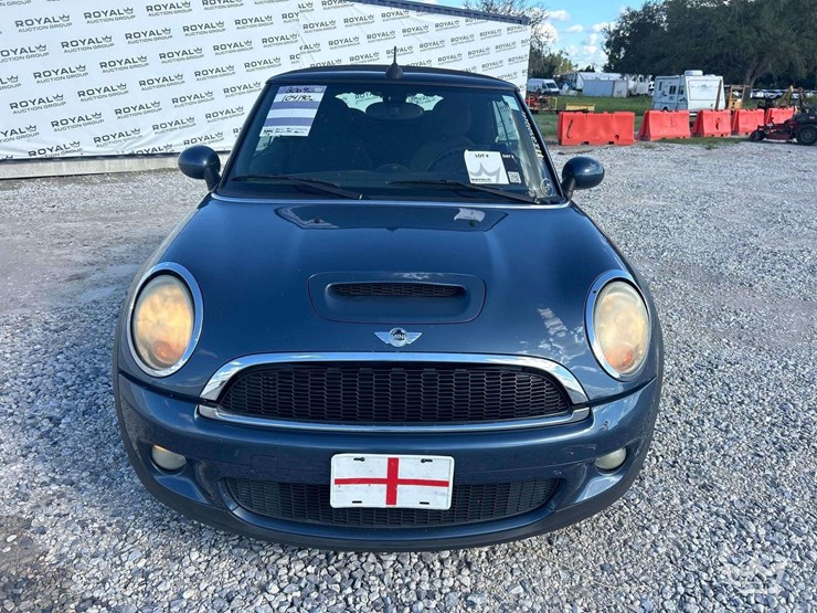 2009-mini-cooper-hatchback-image-24