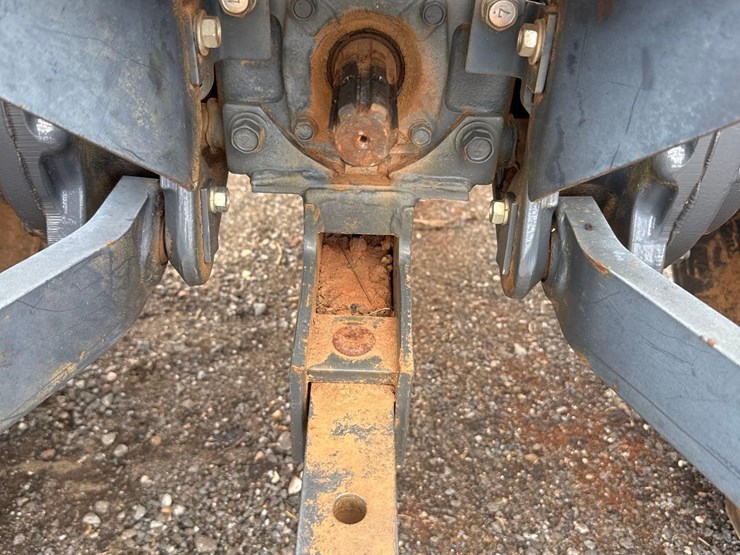 2012-kubota-l3200d-image-23
