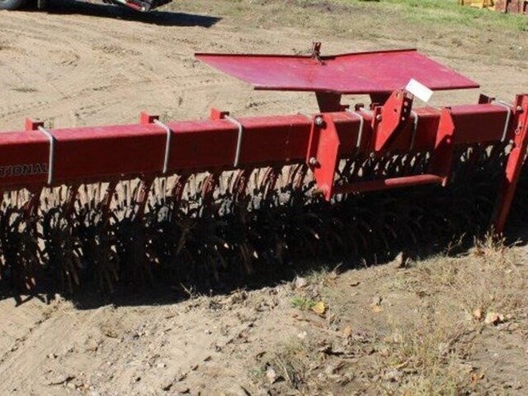 3-point-case-ih-15ft-6-row-rotary-hoe-image-11