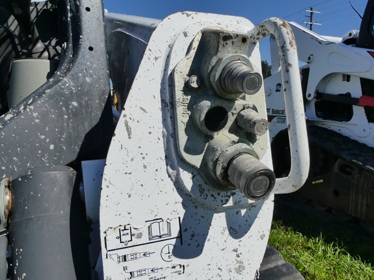 2023-bobcat-t770-image-11