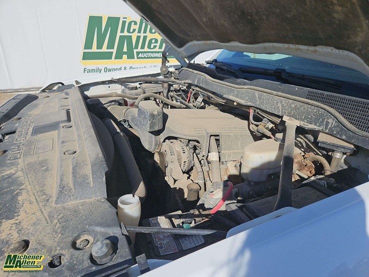 2015-chevrolet-silverado-2500hd-lt-image-26