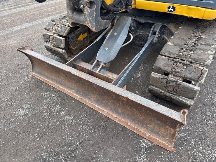 2019-deere-85g-image-14