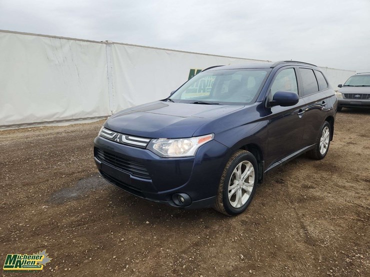 2014-mitsubishi-outlander-image-1
