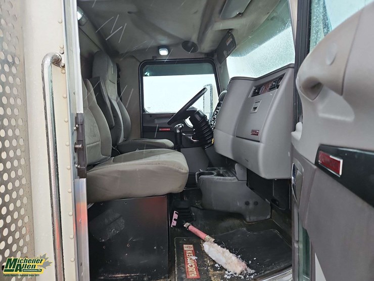 2008-kenworth-t300-image-14