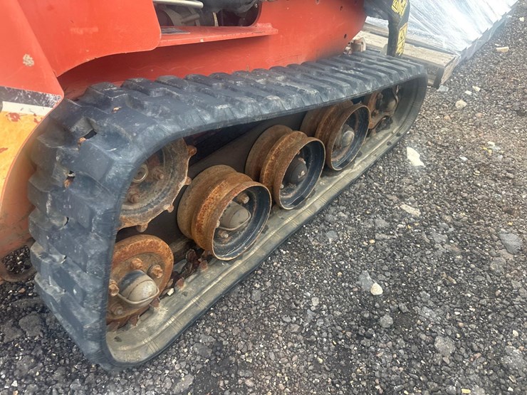 2015-ditch-witch-sk850-image-9