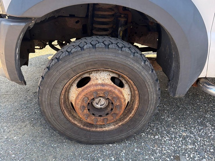 2005-ford-f550-image-13