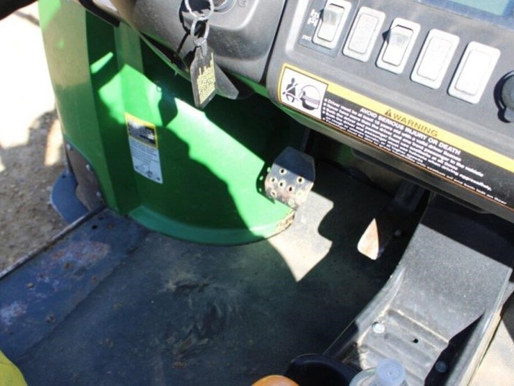 john-deere-gator-image-15
