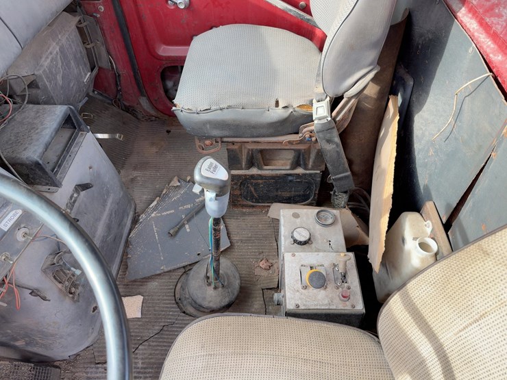 1985-ford-9000-image-29