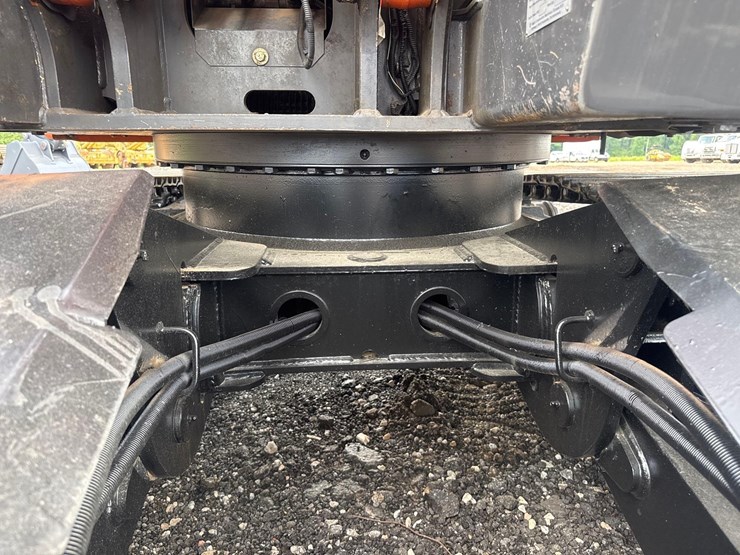 2021-hitachi-zx135us-6-image-19