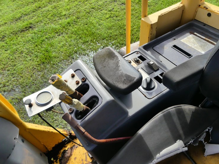 komatsu-wa320-image-13