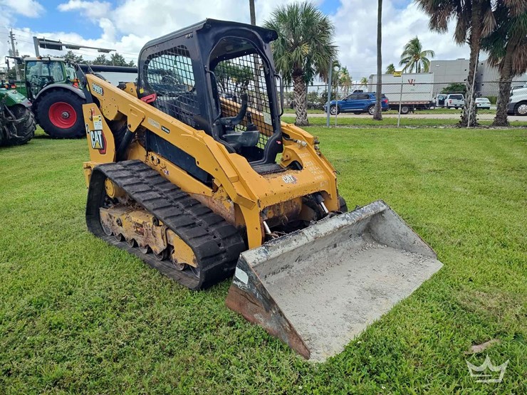 2021-caterpillar-299d3-image-2