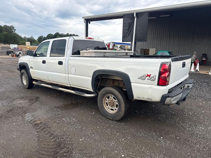 2006-chevrolet-3500-image-3