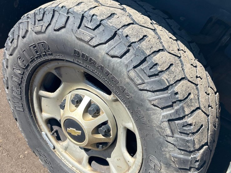 2013-chevrolet-2500-image-30
