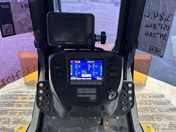2023-komatsu-d61pxi-24-image-18