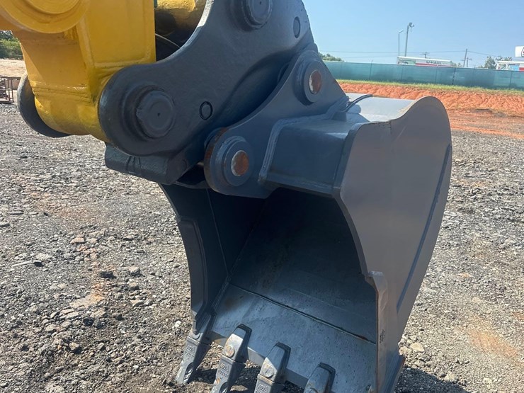 2021-komatsu-pc210-lc-11e0-image-13