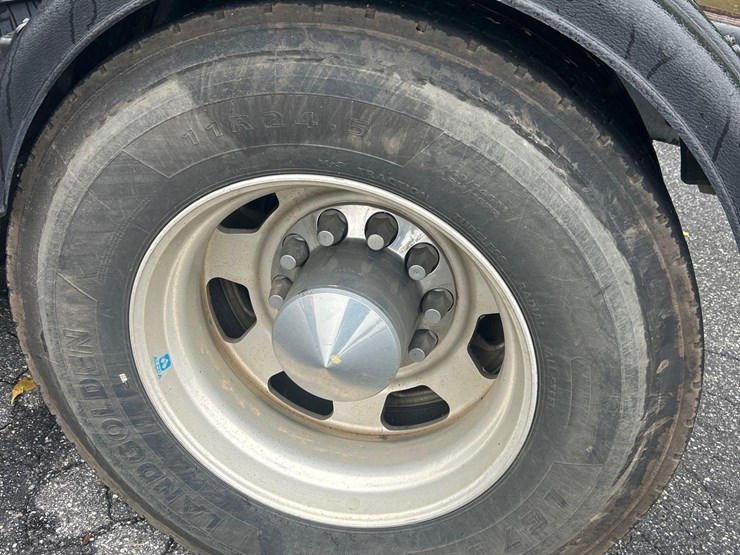 2018-kenworth-t880-image-11