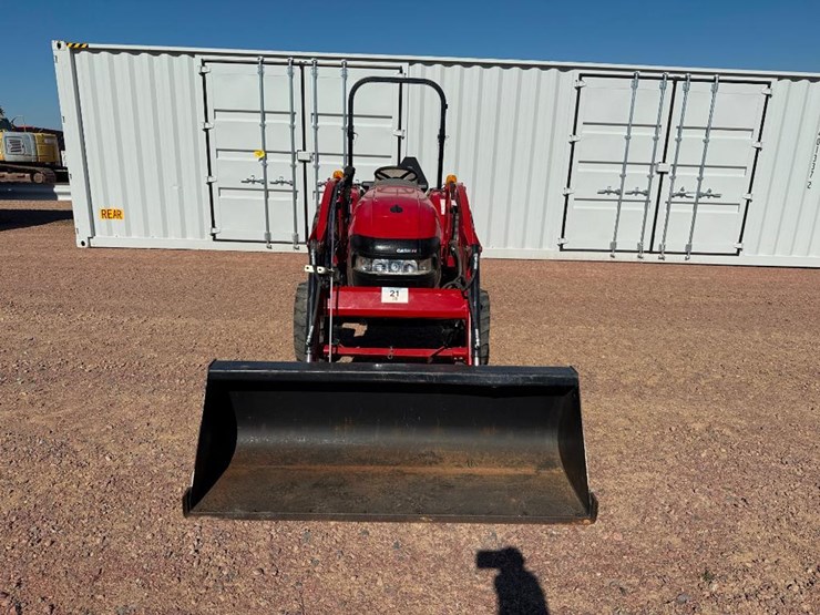case-ih-farmall-40a-image-2