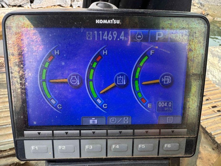 2015-komatsu-pc240-lc-10-image-16