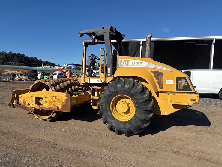 2006-caterpillar-cp-563e-image-3
